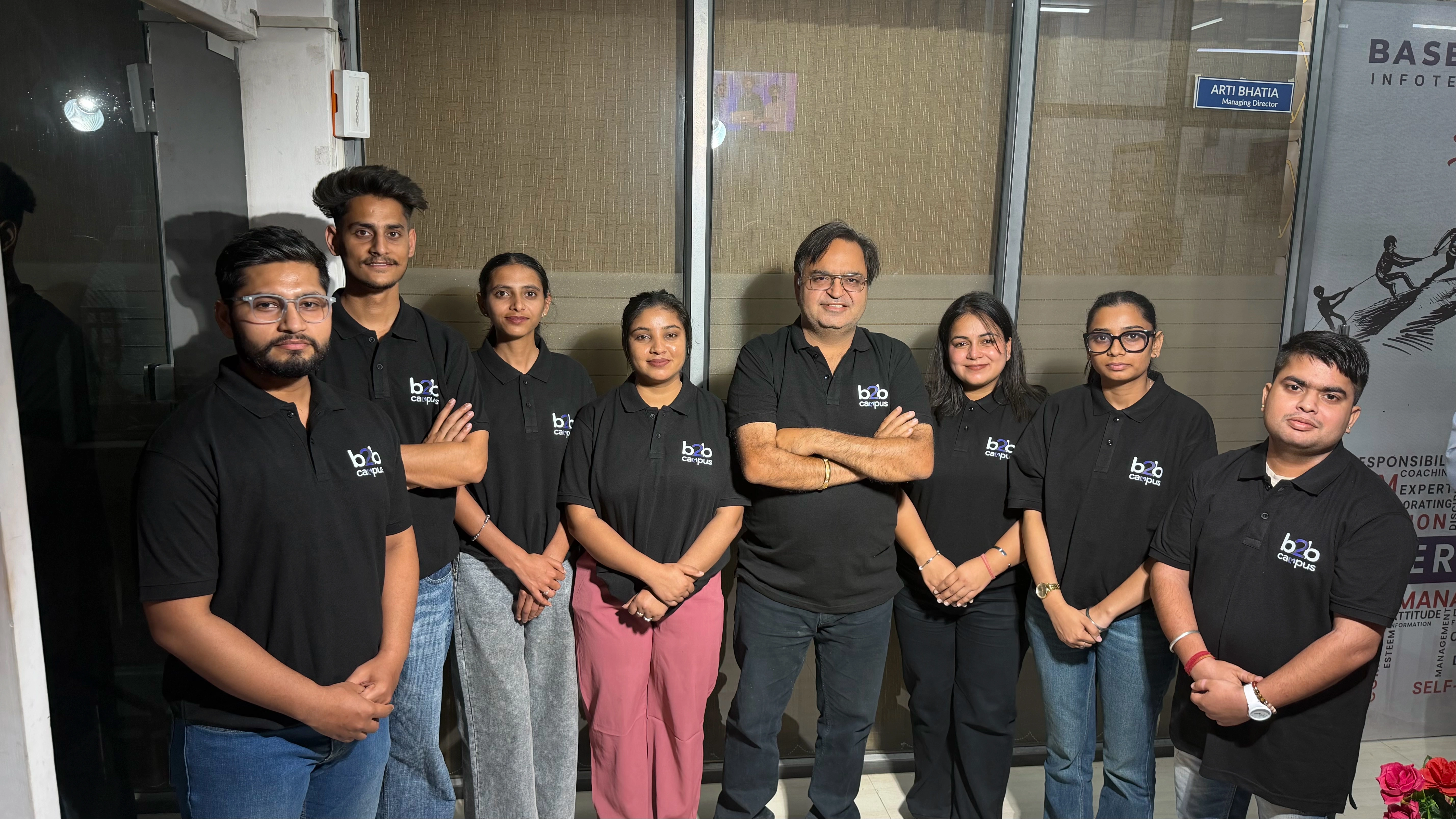 B2B Campus trainer teaching truck dispatching
